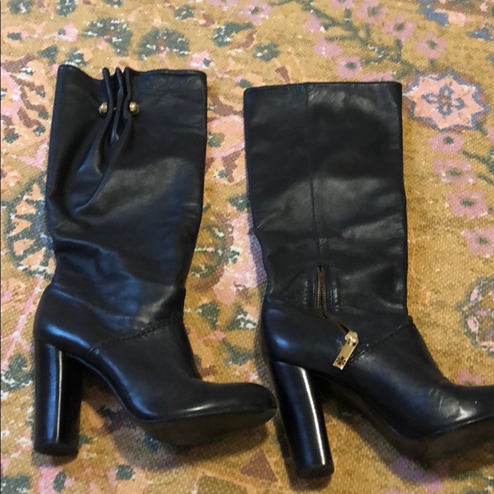 Tory Burch Round toe black leather heeled boots